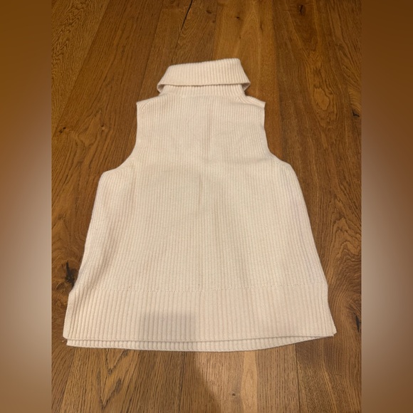 White + Warren cashmere sleeveless sweater size small, NWOT - Picture 3 of 4